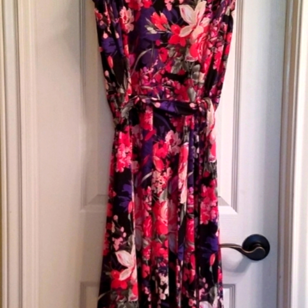 Women's midi sleeveless dress